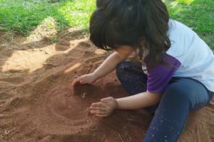 criança meio ambiente montessori